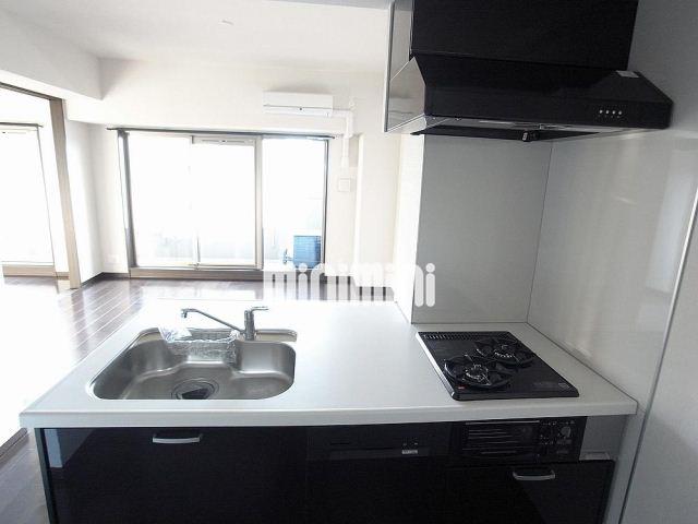 キッチン　２口ガスコンロ付きのシステムキッチンです。