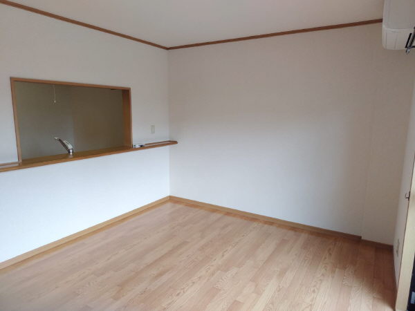 居室・リビング　ＬＤＫです。エアコンが付いています。