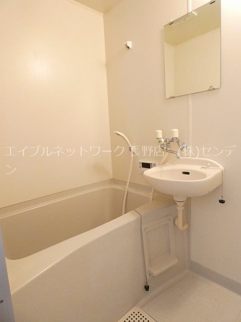 バス・シャワールーム　写真は101号室です（参考）