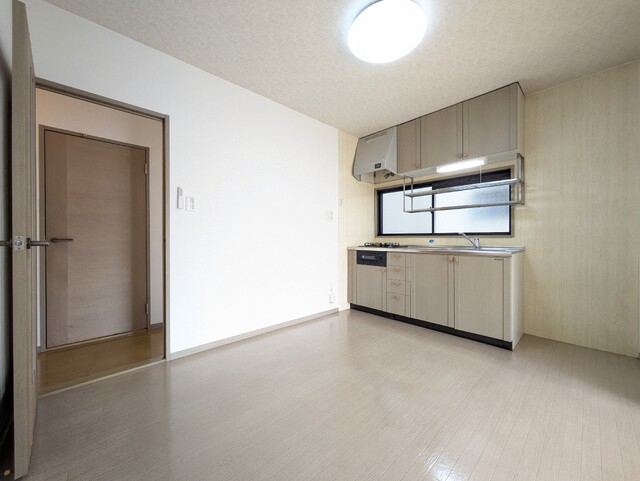 その他部屋・スペース　出窓付の和室