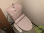 トイレ　ウォシュレット機能がついたトイレです。お手入れも楽ちんですね