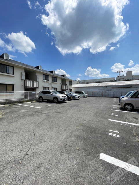 駐車場　駐車場も広く、運転が苦手な方も安心です♪♪