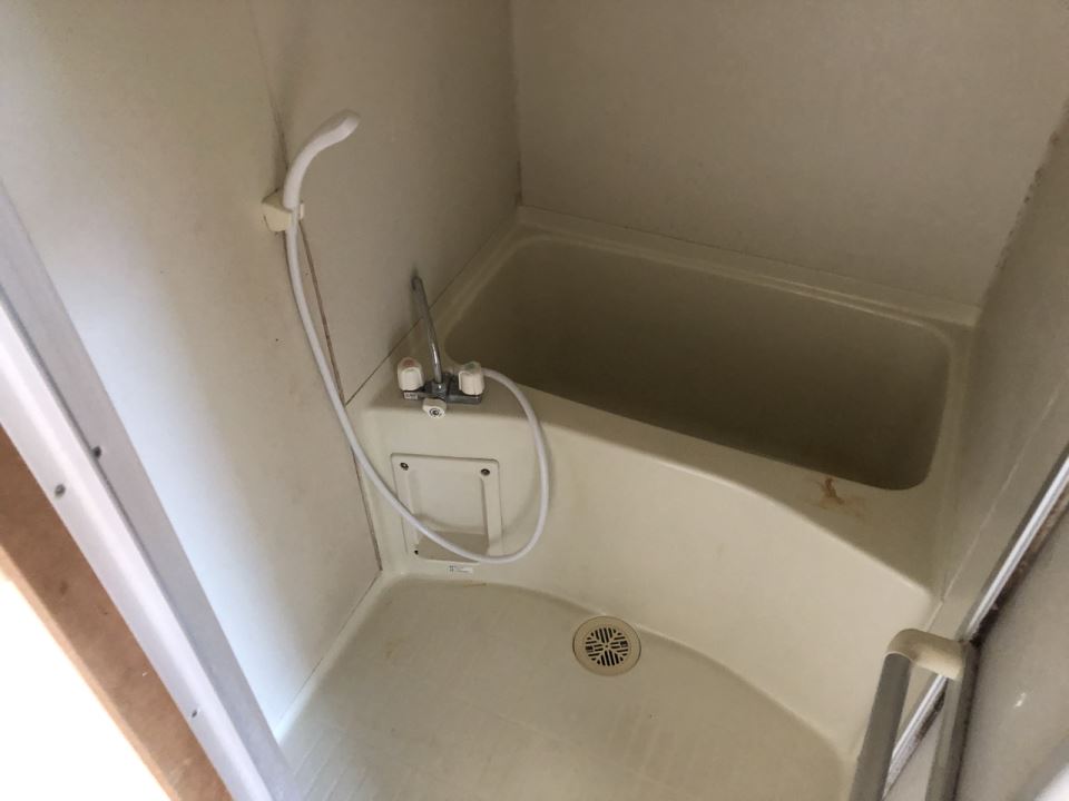 バス・シャワールーム　お風呂とトイレは別々です☆