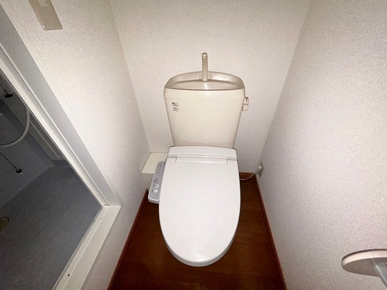 トイレ　※別号室のお写真です。