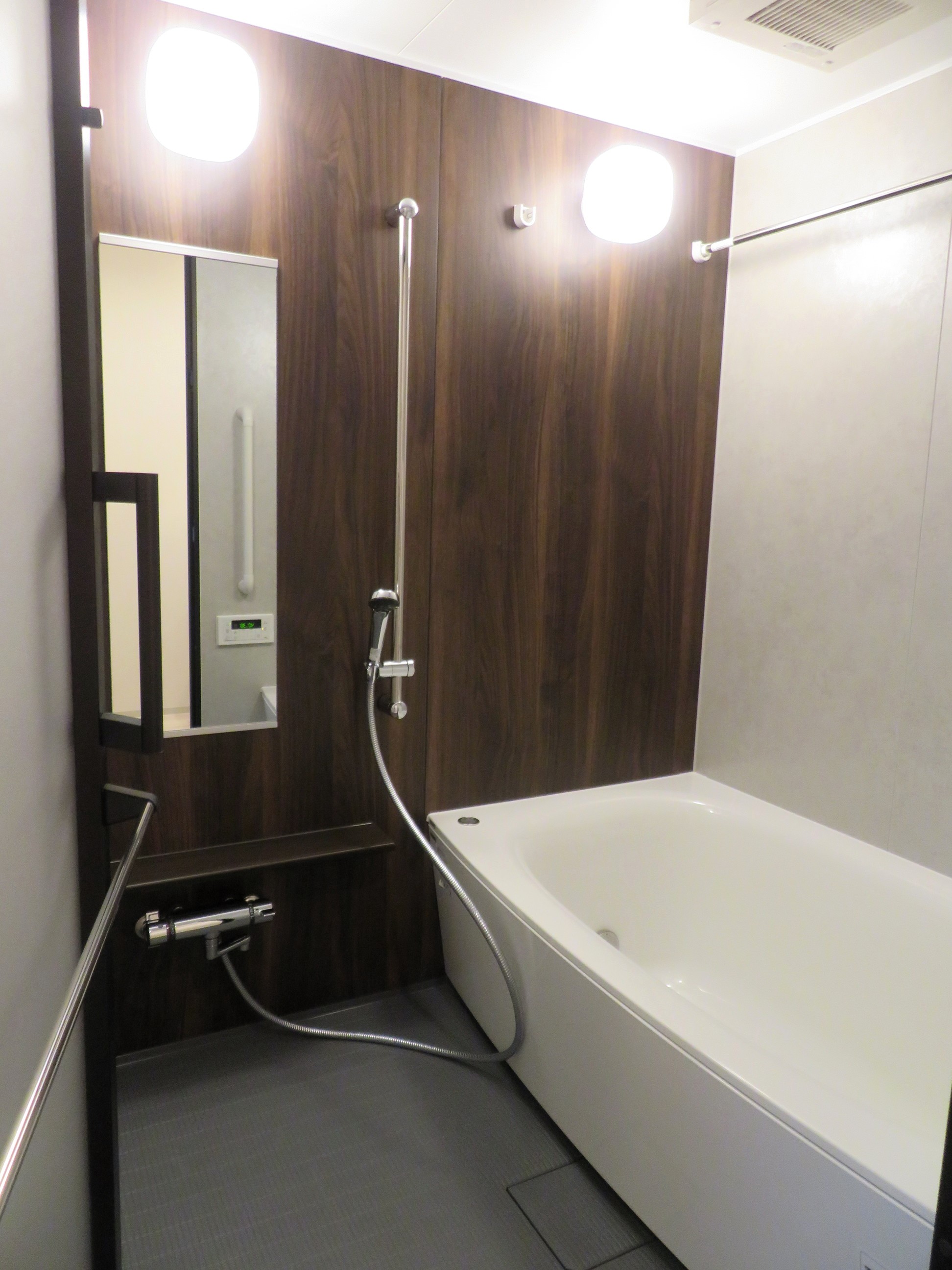 バス・シャワールーム　追い焚き＆浴室乾燥つきです！