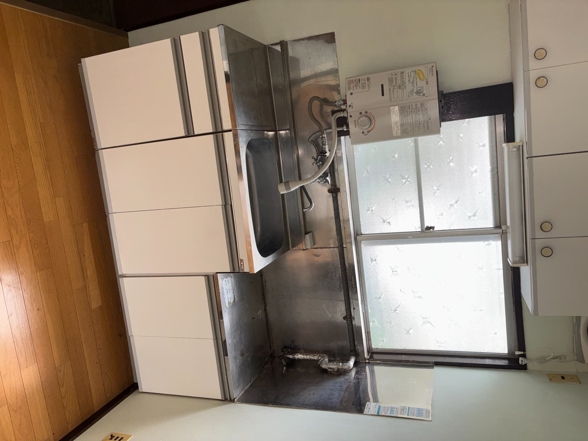 キッチン　窓有り