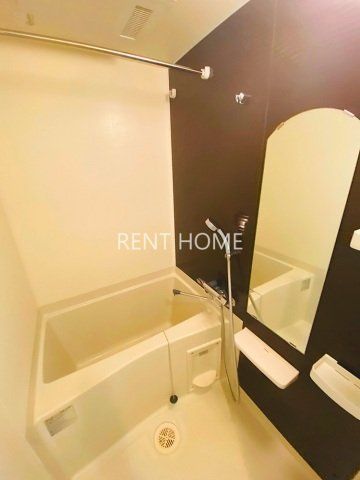 バス・シャワールーム　バスルームです。