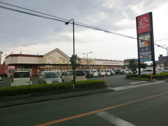 スーパー　遠鉄ストア 西ヶ崎店（スーパー）まで902m