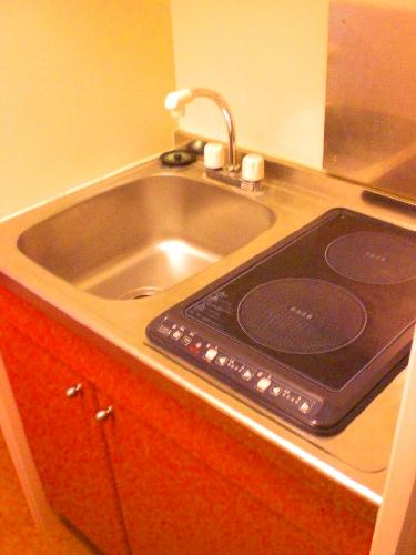 キッチン　電気コンロなので初めての一人暮らしでも安心・安全です。