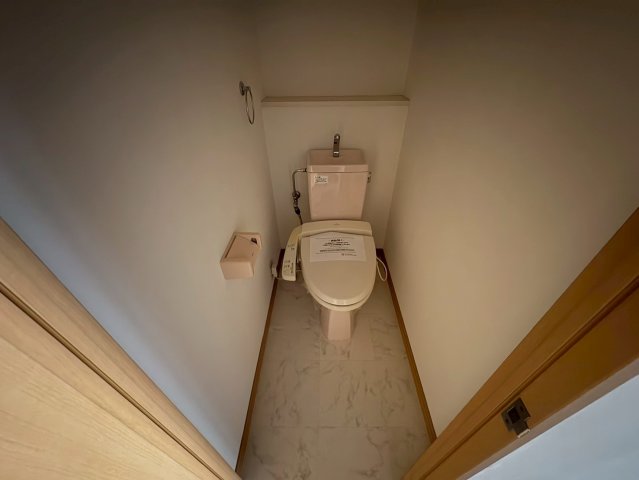 トイレ　ヴェリエール・ドゥ・セ