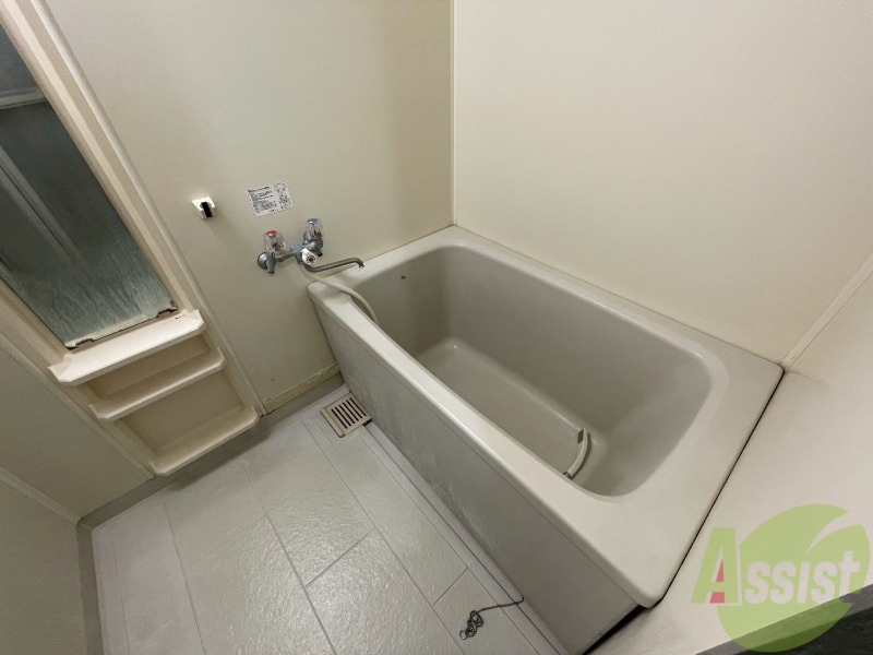 バス・シャワールーム　お風呂になります。一日の疲れを癒してくださいね。