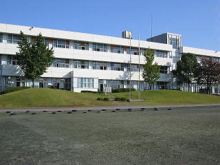 中学校　私立暁中学校（中学校）まで1051m