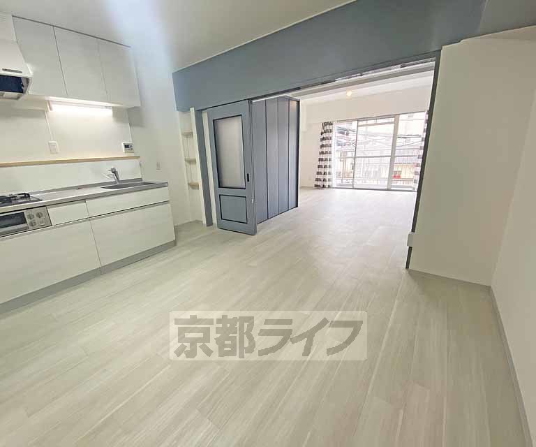 居室・リビング　落ち着いた雰囲気のお部屋です