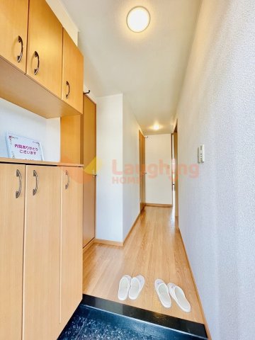 玄関　収納もある玄関です