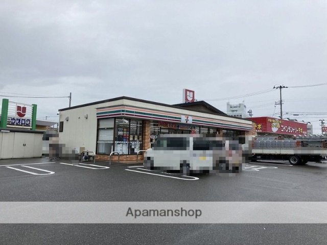 コンビニ　セブンイレブン新潟本馬越店（コンビニ）まで385m