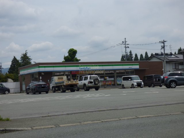 コンビニ　ファミリーマート　阿蘇乙姫店（コンビニ）まで1211m