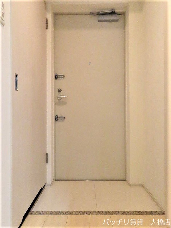 玄関　※室内写真等は別号数の為、現状優先となります。