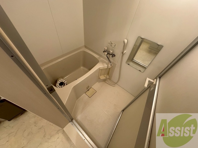 バス・シャワールーム　お風呂になります。一日の疲れを癒してくださいね。