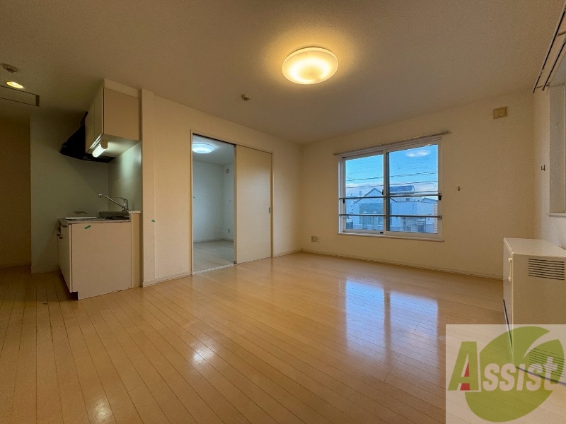 居室・リビング　広くてきれいなリビングです！快適に過ごせそうですね。