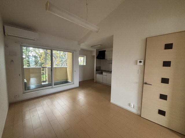 居室・リビング　ゆったり過ごせる居間です