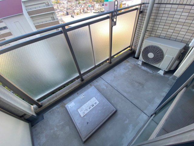 バルコニー　外からの目が気にならないバルコニーで洗濯物が干せます