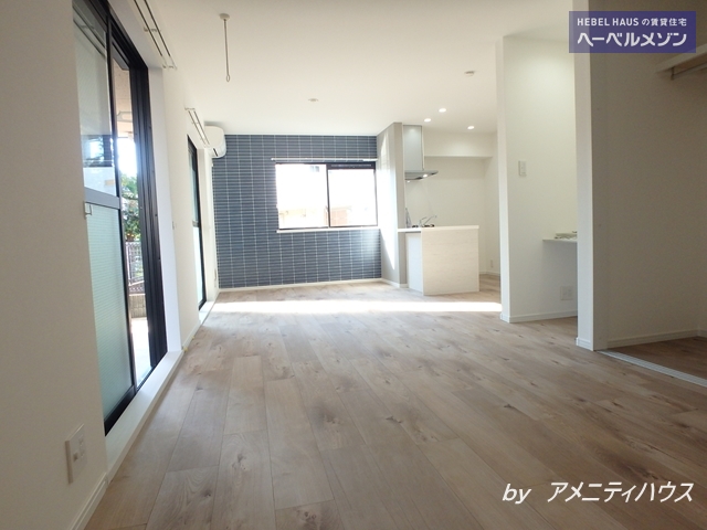 居室・リビング　[参考]同建物105の内装（現況優先）