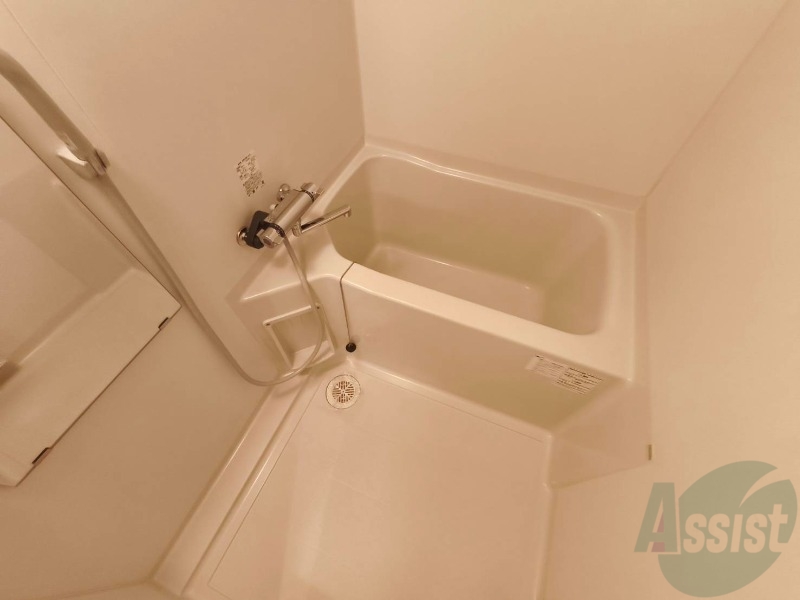 バス・シャワールーム　お風呂になります。一日の疲れを癒してくださいね。