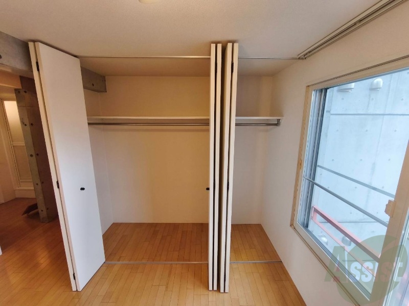 収納　寝室の収納です。部屋がすっきり片付きます。