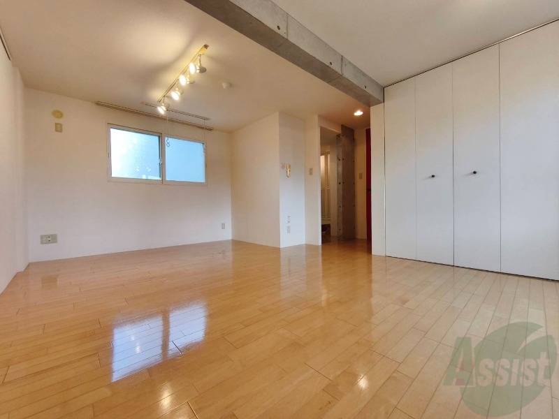 居室・リビング　広くてキレイなお部屋が広がっていて、充実した生活が送れそう。