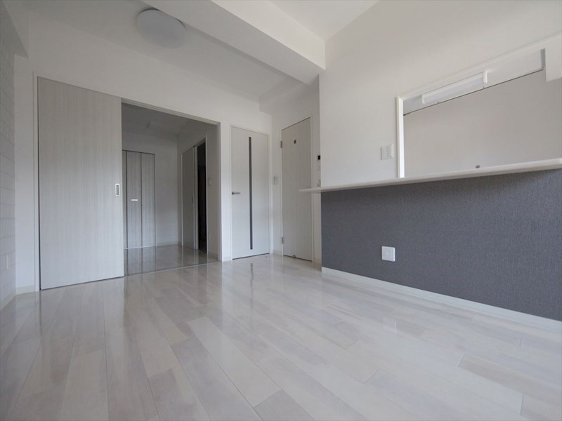 居室・リビング　ＬＤＫ12.5帖　カウンターキッチン　エアコン付　バルコニー