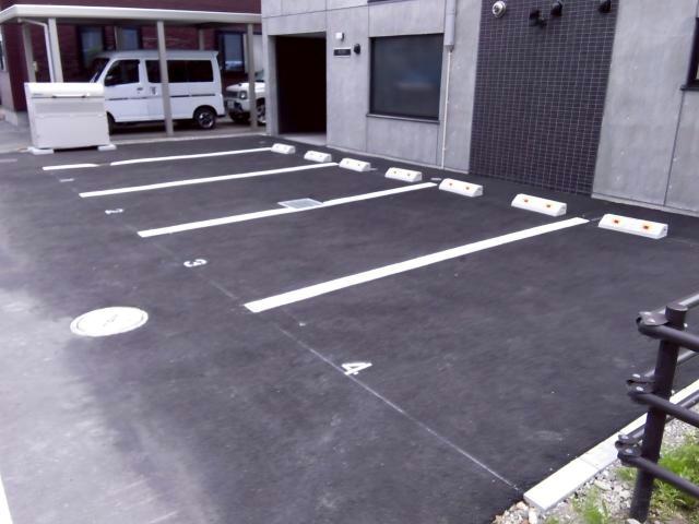 駐車場　駐車場