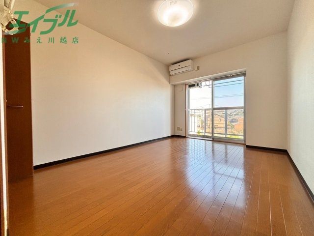 居室・リビング　同型参考写真