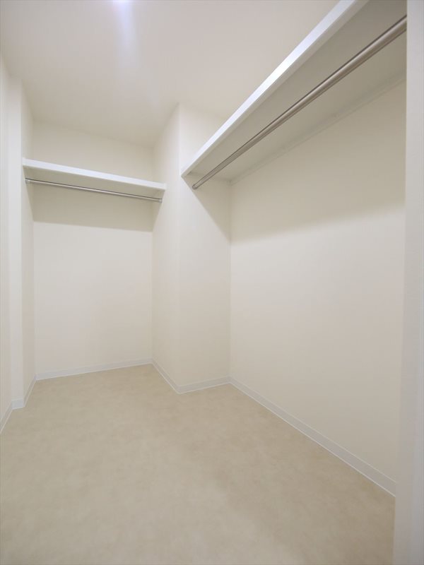 収納　ウォークインクローゼット（収納充実してます）