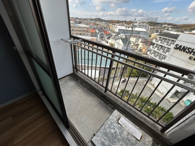 バルコニー　お洗濯にも便利なバルコニー付き