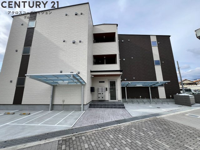 建物外観　オートロック付きで安心！宅配BOX付きで便利！