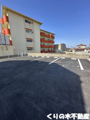 駐車場　駐車場に車を止められます