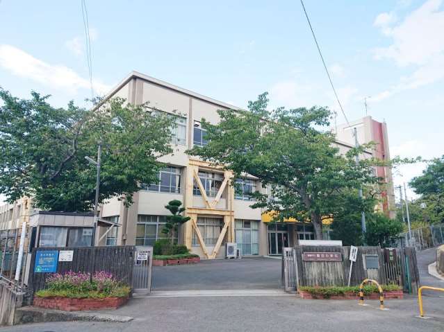 小学校　阪南市立小学校朝日小学校（小学校）まで516m