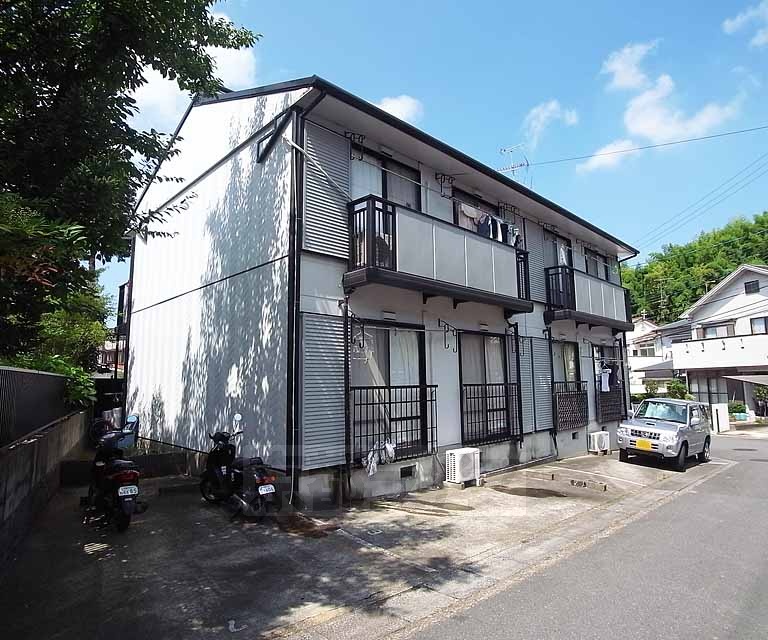 建物外観　小戸数のハイツです。