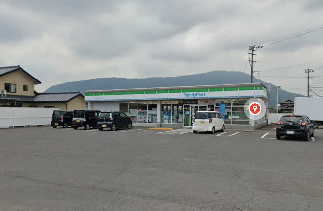 コンビニ　ファミリーマート まんのう町公文店（コンビニ）まで677m