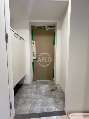 玄関　セレニテ難波グランデシュッド　玄関