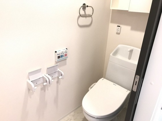 トイレ　※他号室の写真です。