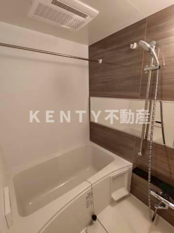 バス・シャワールーム　落ち着いた空間のお風呂です