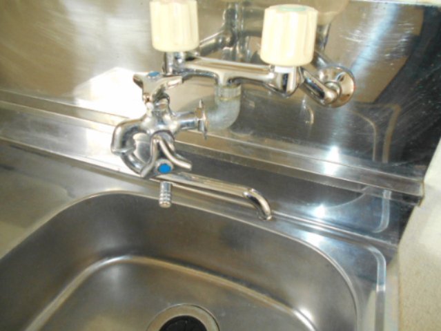 その他設備　キッチン蛇口に洗濯機用蛇口も併設してあります