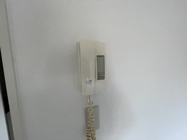 セキュリティ　受話器付きインターホンです