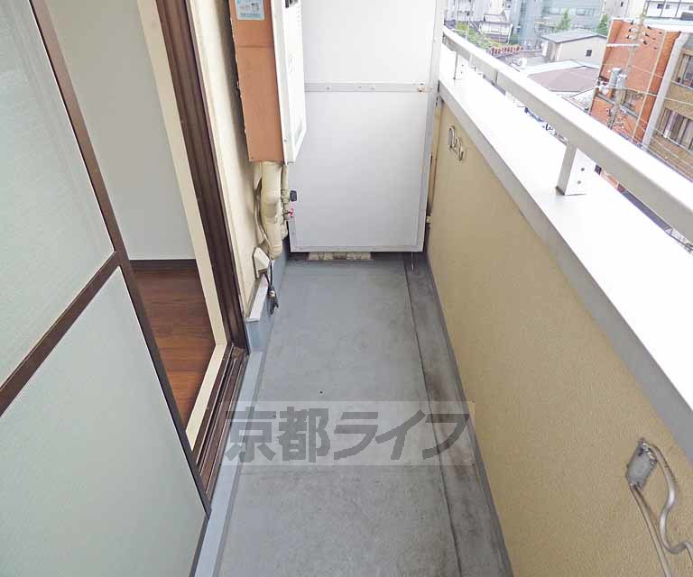 バルコニー　広々としたバルコニーです。