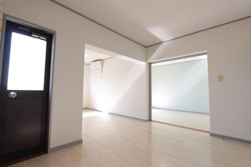 居室・リビング　同建物別部屋　参考写真