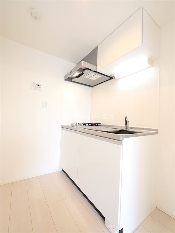 キッチン　システムキッチン（ガス2口コンロ付）