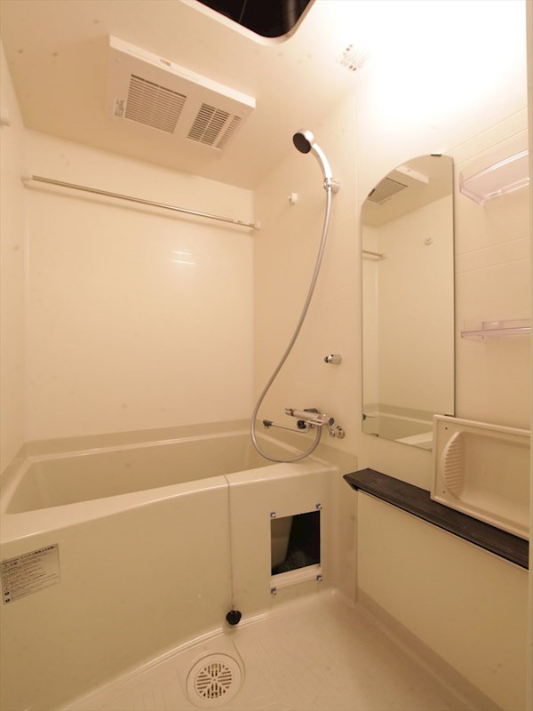 バス・シャワールーム　バスルーム　浴室暖房乾燥機付き