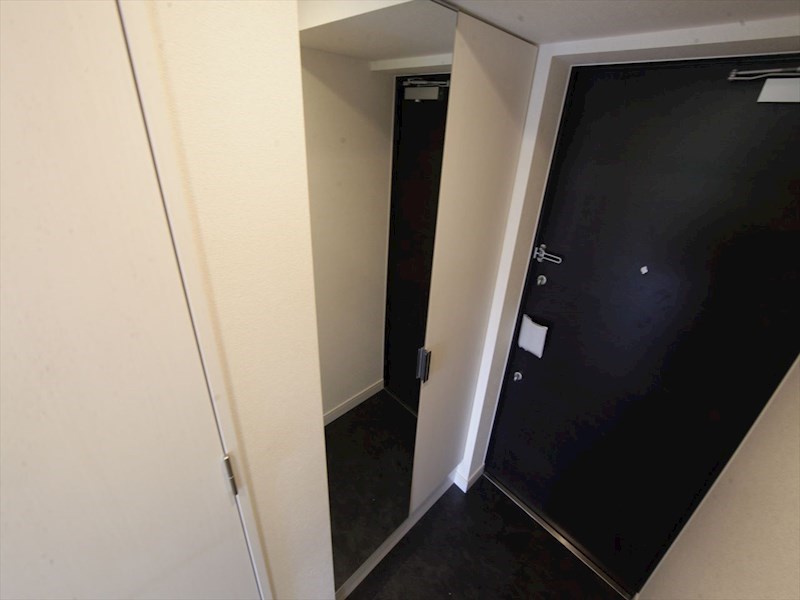 玄関　玄関　シューズボックス付（収納充実してます）