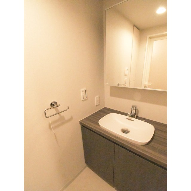 洗面設備　コンパクトで使いやすい洗面所